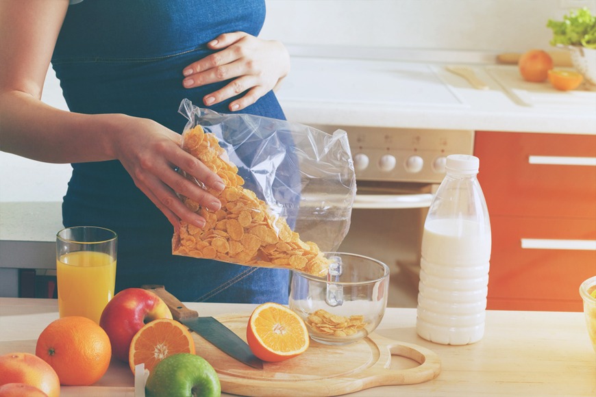 How to Eat Healthy When You’re Pregnant and Traveling How to Eat Healthy When You’re Pregnant and Traveling